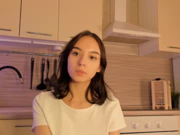 girl
        aimeerogers cam image #1168179