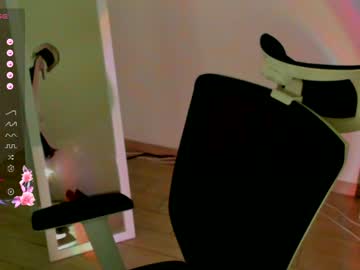 girl
        _margoqueen_ cam image #5366399