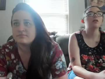 couple
        yournewfavoritecamgirl cam image #1591329