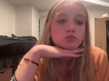 girl
        lexaarose05 cam image #5715113