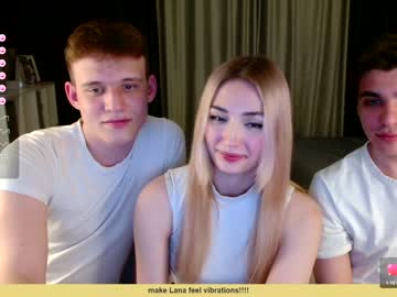 couple
        lovelypeachs cam image #4030363