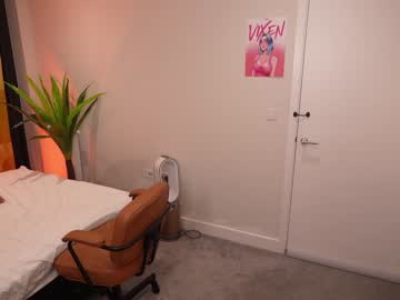 girl
        vixenp cam image #3954150