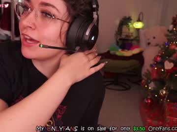 girl
        evelynpiers cam image #501341