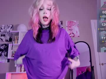 girl
        lollyshy__ cam image #5980133