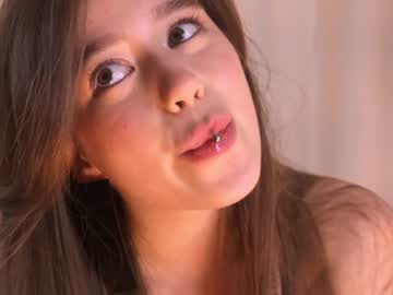 girl
        angella_taylor cam image #1943109