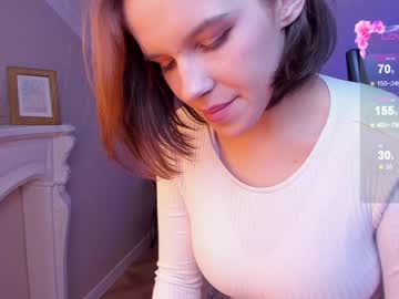 girl
        adalyn_glow cam image #4115488