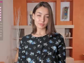 girl
        briggya_cut cam image #2300142