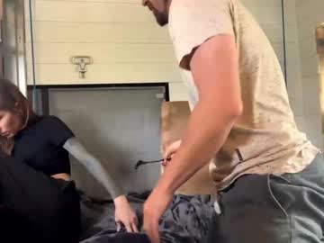 couple
        sk8rdom3sum cam image #3592784