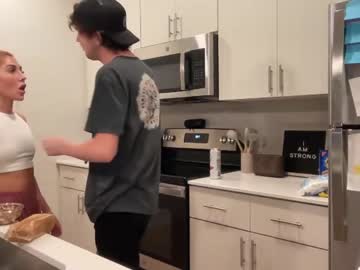 couple
        yourtrophyboy cam image #1572853