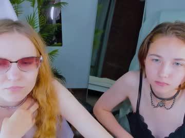 couple Cam Girls Masturbating With Dildos On Chaturbate with cleopetra13