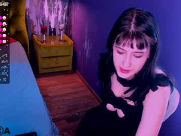 girl
        melaniehillens cam image #780976