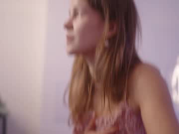 girl
        eli_sun cam image #3046854