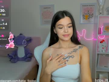 girl
        katiefoxie cam image #5465800