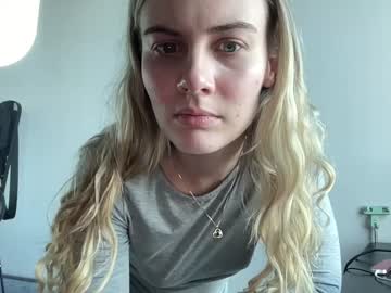 girl
        princesslillyann cam image #3149626