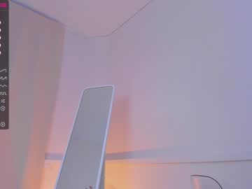 girl
        sadie_sky cam image #935880