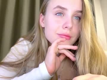 girl
        gucci_rich cam image #1097109