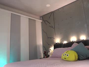 girl
        nina_mon cam image #3869952