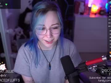 girl
        blue_mooncat cam image #1765498