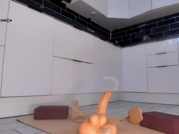 girl
        ericamiracle15 cam image #1614676