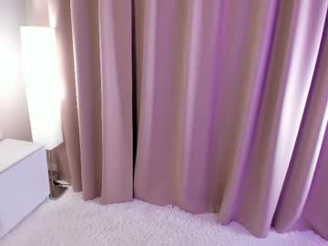 girl
        petulacollins cam image #6113777