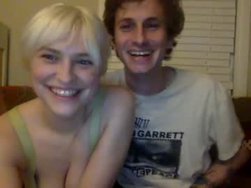 girl
        rocks_off777 cam image #1401023
