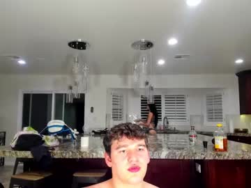 couple
        thejohnnystone cam image #2490977