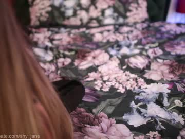 girl
        shy_jane cam image #2780220