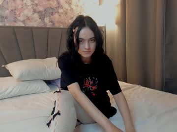 girl
        irisbroyn cam image #2350760