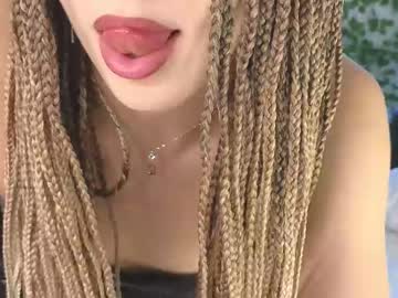 girl
        yononeey cam image #6789131