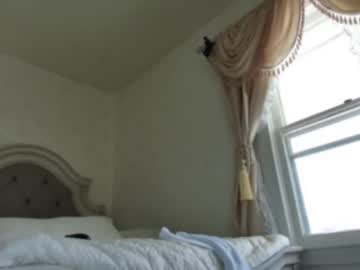 girl
        littlegreekflower cam image #3938575