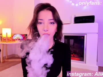 girl
        thecosmicgirl cam image #691040