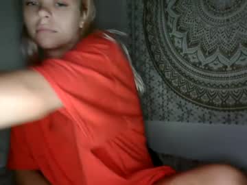 girl
        cindyloulou1 cam image #1994705