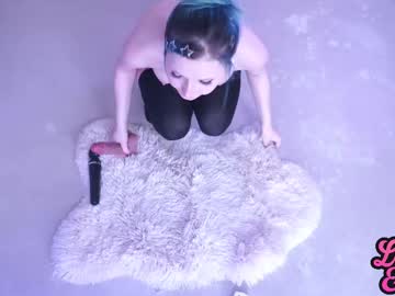 girl
        lucille_evans cam image #6421858