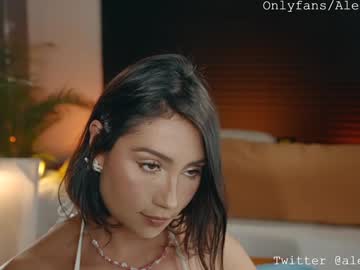 girl
        alejastorm cam image #6701105
