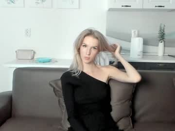 girl
        marieblackwell cam image #1640639