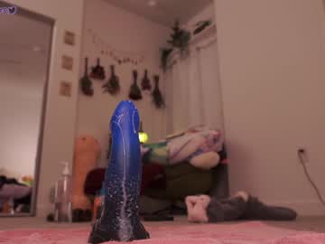 girl
        evelynpiers cam image #659538