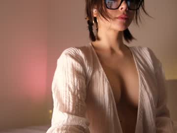 girl
        reei__ cam image #2270063