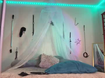 couple
        jinxy_moans cam image #3601660