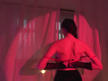 girl
        sophia_lean cam image #1664902