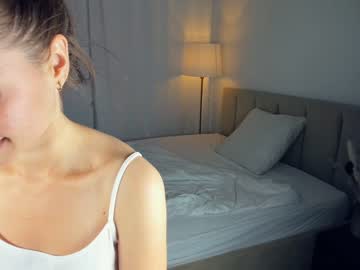 girl
        hoooney_bun cam image #2042735