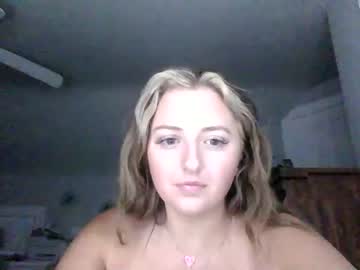 girl
        bunnyybabee cam image #2289314