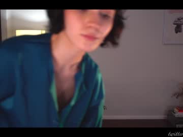 girl
        luna_ai cam image #929139