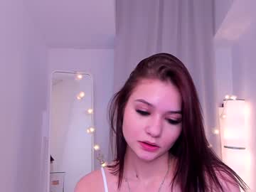 girl
        amy_doux cam image #590932