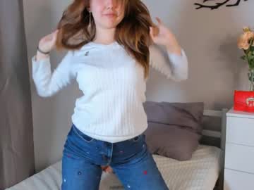 girl
        cwenehails cam image #4047444