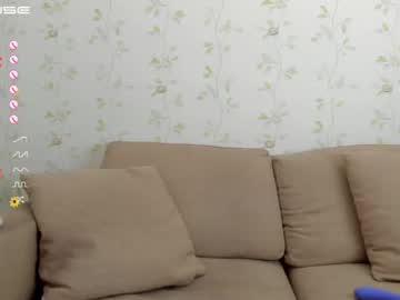 girl
        brittany_bird cam image #2915728