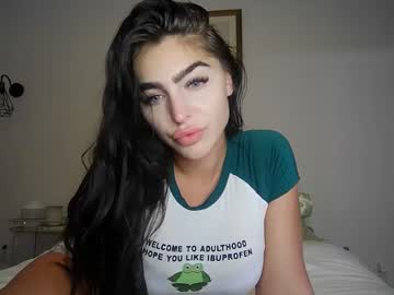 girl
        emjayyplays cam image #3811008