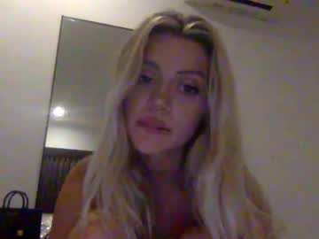 girl
        rileybabyboobs cam image #6293772