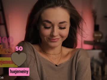 girl
        lettymoa cam image #4277910
