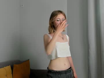 girl
        ur_kawaii cam image #1760551