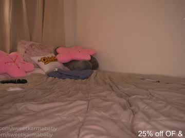 girl
        sweetkarmababy cam image #3637679